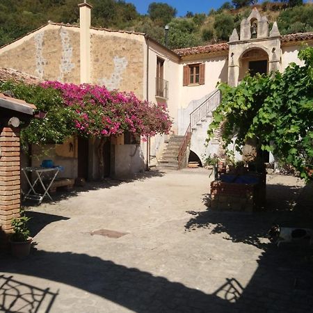 Linati'S Apartments Pollina Dış mekan fotoğraf